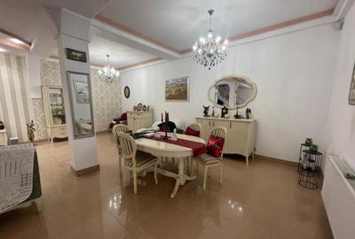 Casă cu 7 camere cu Teren 200 Mp în Ferentari - 12