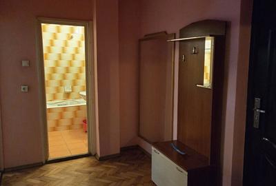Apartament cu 2 camere decomandat în Central - 3