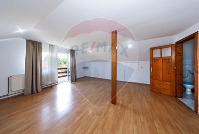 Casă cu 8 camere cu Teren 720 Mp în Central - 26
