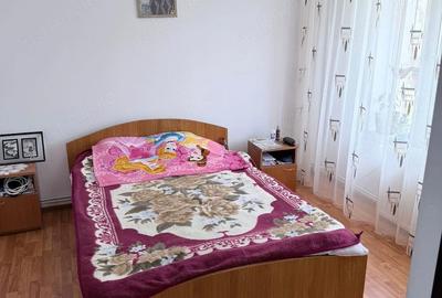 Casă cu 4 camere cu Teren 2300 Mp în Bradu - 3