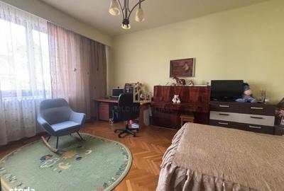 Casă cu 3 camere în Central