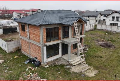 Casă individuală cu 5 camere cu Teren 242 Mp în Ștefăneștii de Jos