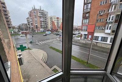 Garsobiera Bdl. T. Vladimirescu deasupra de Farmacia Convalaria ETAJ 1 - 10