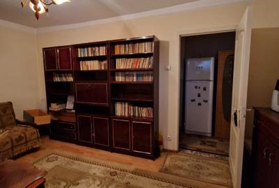 Apartament cu 2 camere, decomandat, zona Mircea cel Batran - 2