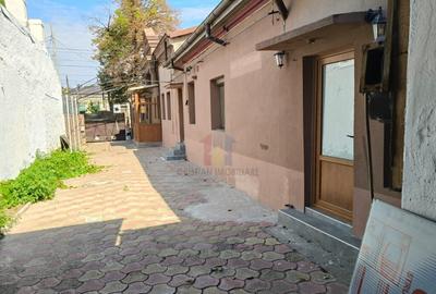 Casa 4 camere zona Centrala, pretabila pentru 2 familii 150m - 18