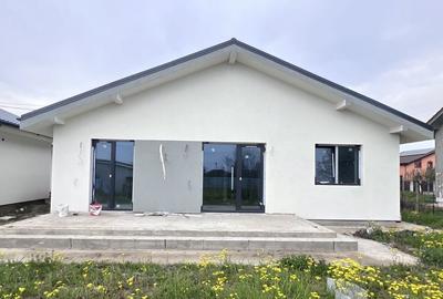 Casă cu 4 camere în Central - 1