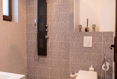 Casă cu 5 camere cu Teren 253 Mp în Central - 1