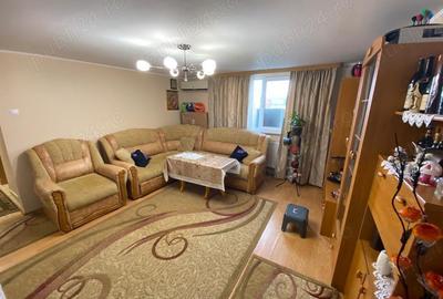 Apartament cu 3 camere decomandat în Podu Roș - 4