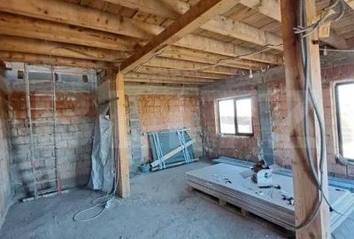 Casă cu Teren 560 Mp în Stupini - 3