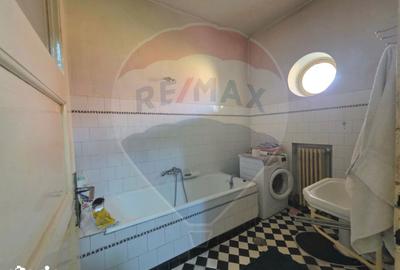Casă cu 3 camere cu Teren 655 Mp în Central - 16