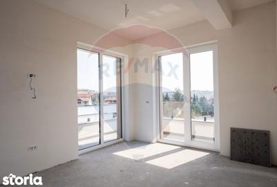Casă cu 5 camere cu Teren 571 Mp în Iorga - 17
