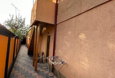 Zona Centrala, casa cu 4 camere si doua spatii comerciale. - 2