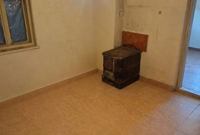 Casă cu 3 camere în Broșteni - 5