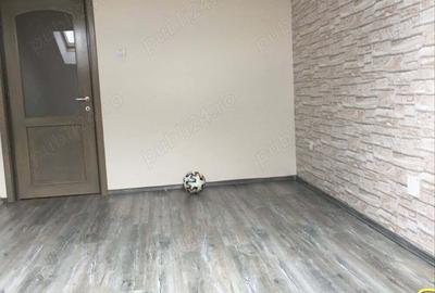 Casă cu 4 camere cu Teren 1200 Mp în Hemeiuș - 1