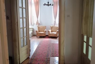 Piata Unirii casa burgheza boema deschidere stradala 24m, curte privata garaj - 2