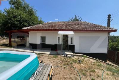 Casa renovata Varvor, 30 mpu, 1000 mp curte, desch. 13.5ml