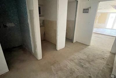 Spațiu comercial, de 220 mp, în Central - 9