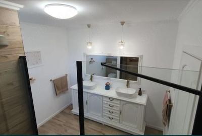 Casă cu Teren 695 Mp în Central - 9