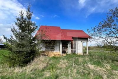 Casă cu 7 camere cu Teren 2800 Mp în Central