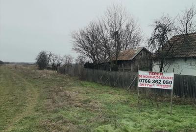 Teren de 3977 mp, în Central - 1
