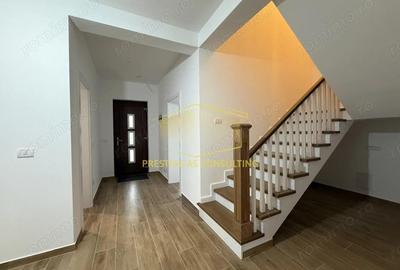 Casă cu 5 camere cu Teren 295 Mp în Giroc