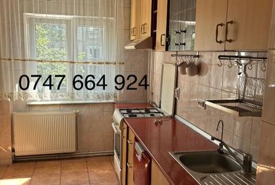 Apartament cu 3 camere decomandat în Apusului - 8
