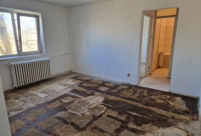 Apartament cu 2 camere semidecomandat în Rahova - 1