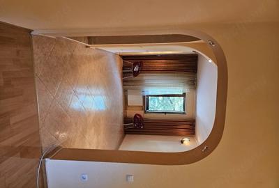 Apartament cu 3 camere semidecomandat în Central - 1