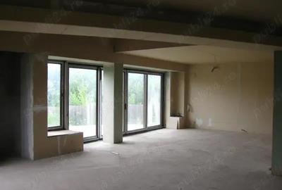 Casă cu 6 camere cu Teren 1700 Mp în 1 Decembrie - 1