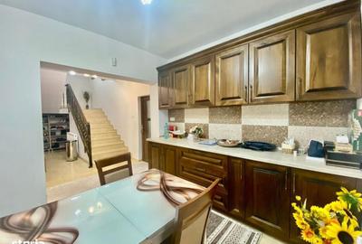 Casă cu 4 camere cu Canalizare în Central - 7