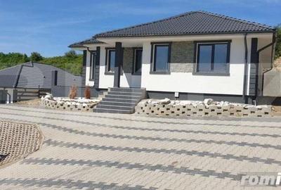 Casa pe un nivel, 138 mp utili, curte privata-Corunca - 1