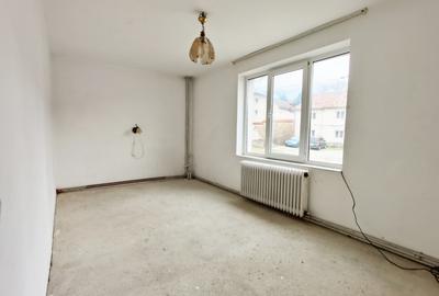 Casă individuală cu 20 camere cu Canalizare în Slimnic - 3