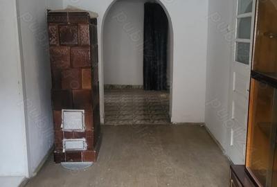 Casă cu 2 camere în Beiuș - 6