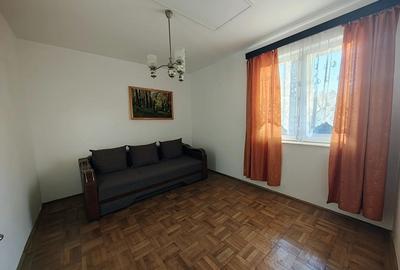 Vand apartament 3 camere in Hunedoara, zona Centrala, etaj 2. Pre? 63000 euro neg - 1