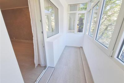 Apartament cu 3 camere decomandat în 9 Mai - 12