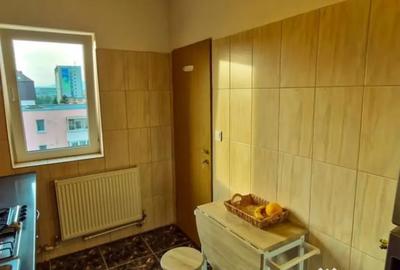 Apartament cu 3 camere decomandat, mobilat în Gării