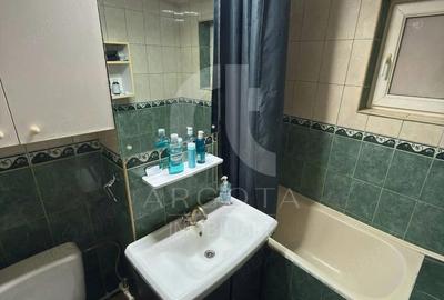 Apartament cu 3 camere decomandat în Micro 14 - 1