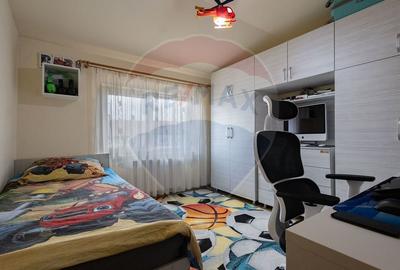 Apartament cu 3 camere de vanzare in zona Dambovita - 9