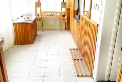 Casa din caramida cu 4 camere, bucatarie si baie in zona centrala - 5