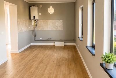 Apartament cu 3 camere semidecomandat, mobilat în Central - 1