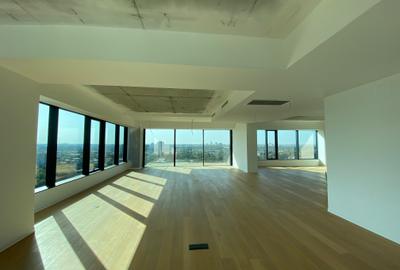 Apartament cu 5 camere decomandat, mobilat în Floreasca