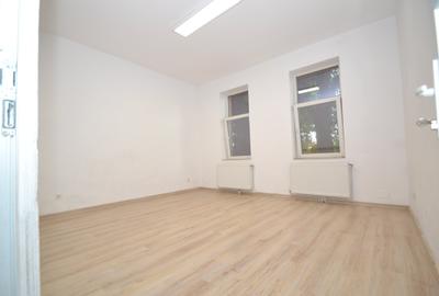 Casa zona Blascovici, 5 camere, 3 bai, 3 intrari - 1