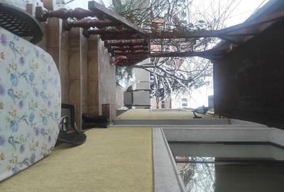 Casă cu Teren 250 Mp în Central