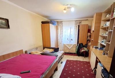 Garsoniera  | Etaj 3/4 Bloc tip Vila | Zona Racadau  | Pret 86.900 Euro - 3