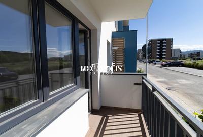 Apartament cu 3 camere decomandat în Tractorul - 4