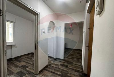 Spa?iu comercial in zona Asirom - 3