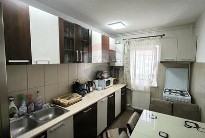 Apartament cu 3 camere decomandat în Vitrometan - 11