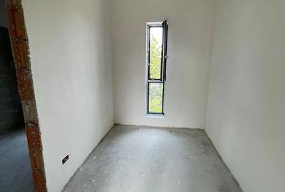 Casă cu 5 camere cu Teren 330 Mp în Central