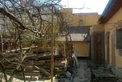 Casă cu 4 camere în Lipovei