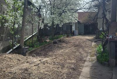 Casă cu Teren 2800 Mp în Central